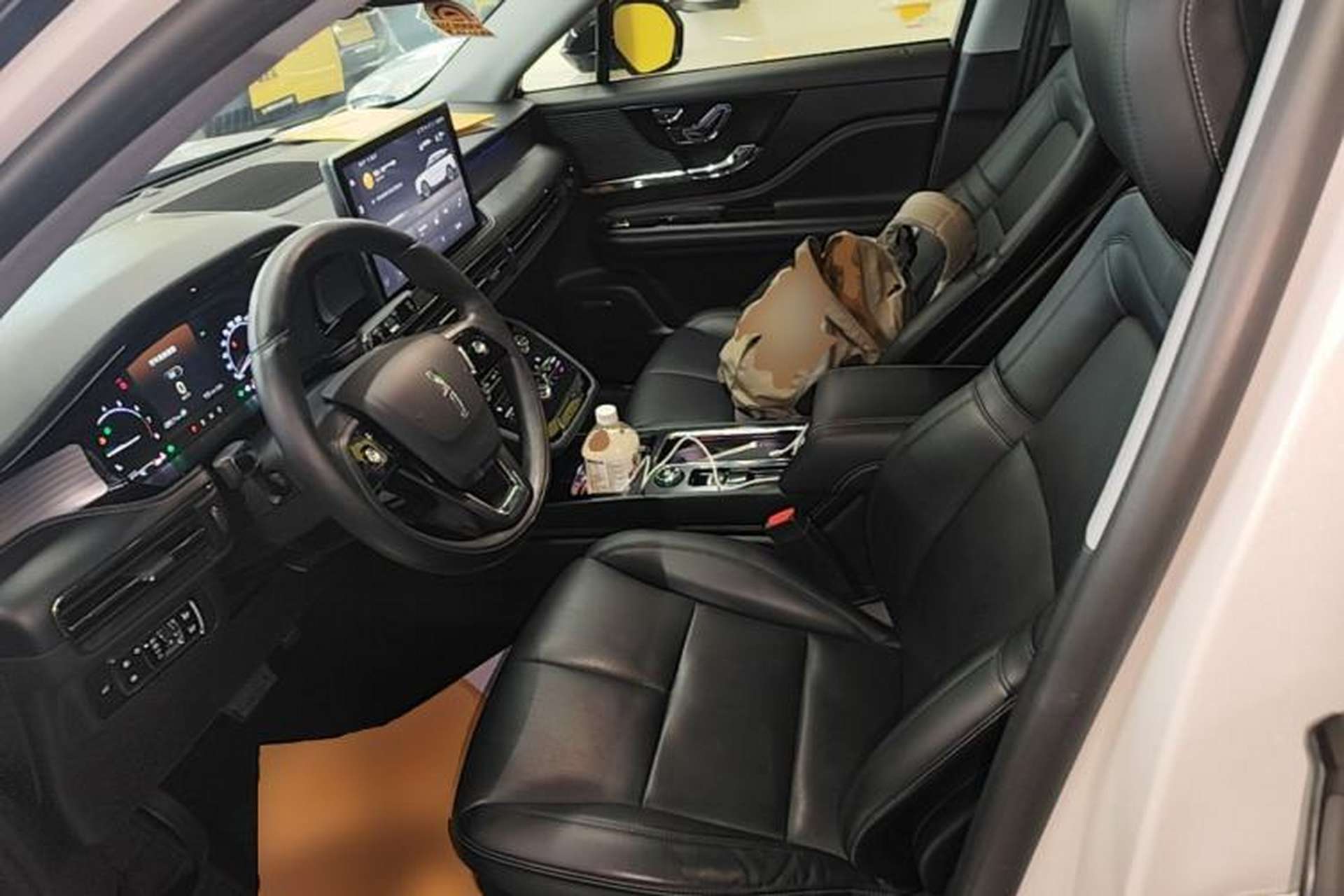 Used Lincoln Corsair 2020 2.0T Two-Wheel Drive Luxury Edition Left Front Seat