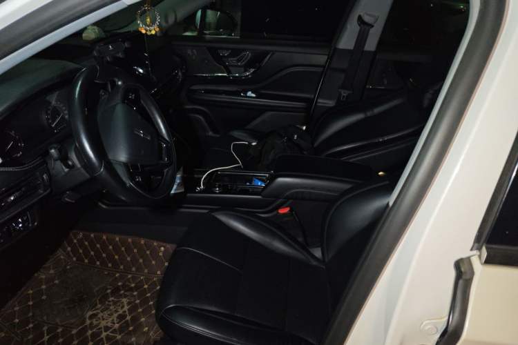 Used Lincoln Corsair 2020 2.0T Two-Wheel Drive Luxury Edition Left Front Seat
