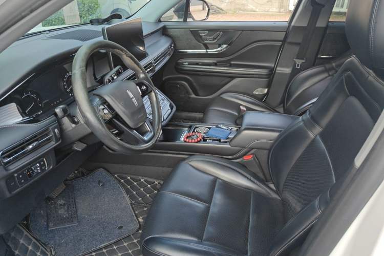 Used Lincoln Corsair 2020 2.0T Two-Wheel Drive Luxury Edition Left Front Seat