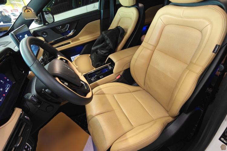 Used Lincoln Corsair 2020 2.0T Four-Wheel Drive Prestige Edition Left Front Seat