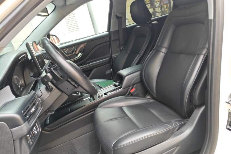 Used Lincoln Corsair 2020 2.0T Two-Wheel Drive Luxury Edition Left Front Seat