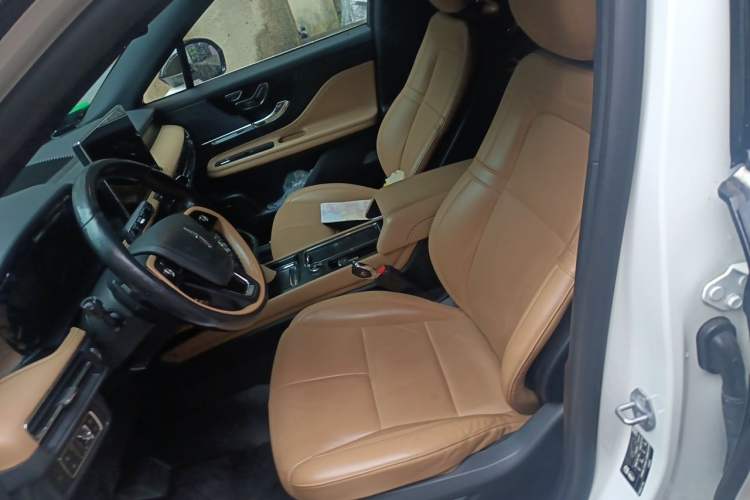 Used Lincoln Corsair 2020 2.0T Two-Wheel Drive Luxury Edition Left Front Seat