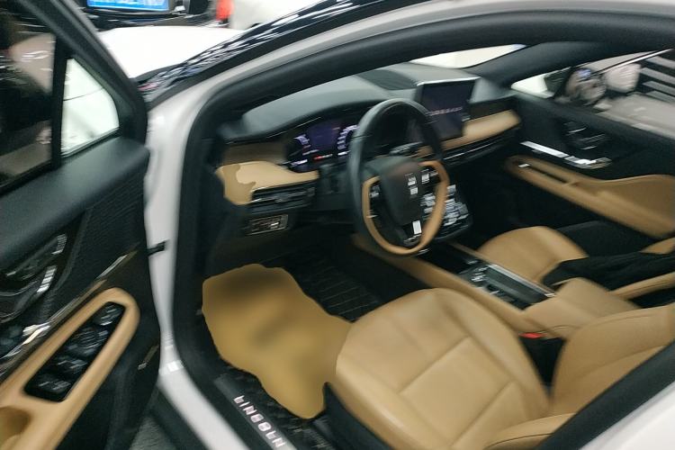 Used Lincoln Corsair 2020 2.0T Two-Wheel Drive Luxury Edition Left Front Seat