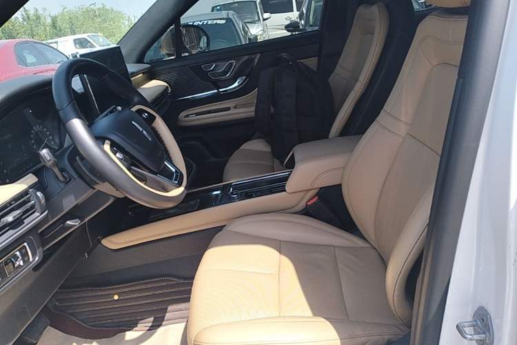 Used Lincoln Corsair 2020 2.0T Two-Wheel Drive Luxury Edition Left Front Seat