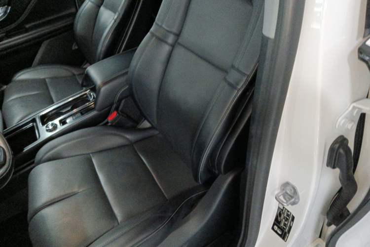 Used Lincoln Corsair 2020 2.0T Four-Wheel Drive Prestige Edition Left Front Seat