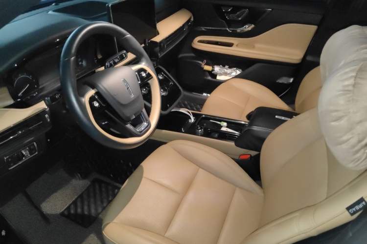 Used Lincoln Corsair 2020 2.0T Two-Wheel Drive Luxury Edition Left Front Seat