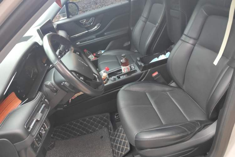 Used Lincoln Corsair 2020 2.0T Two-Wheel Drive Luxury Edition Left Front Seat