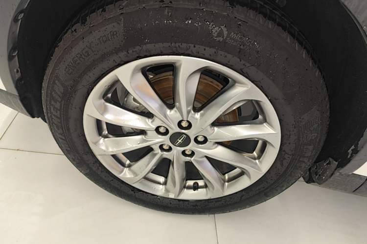 Used Lincoln Corsair 2020 2.0T Two-Wheel Drive Luxury Edition Left Front Wheel Hub