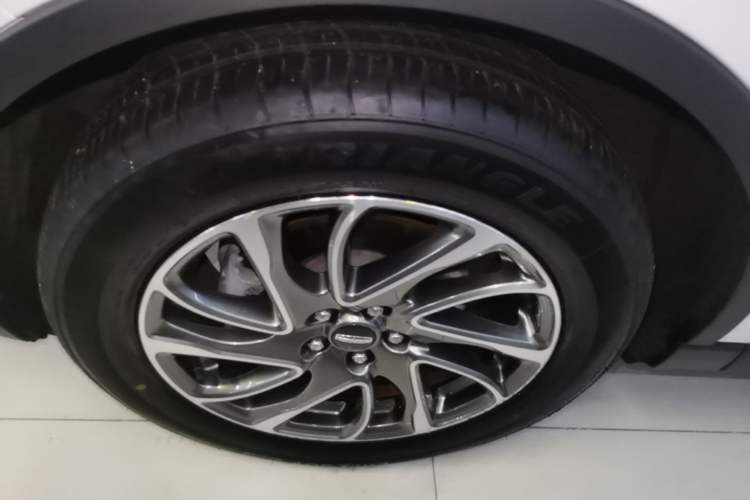 Used Lincoln Corsair 2020 2.0T Two-Wheel Drive Luxury Edition Left Front Wheel Hub