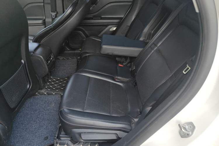 Used Lincoln Corsair 2020 2.0T Two-Wheel Drive Luxury Edition Left Rear Seat