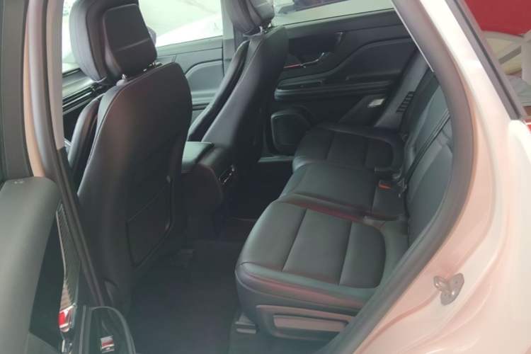 Used Lincoln Corsair 2020 2.0T Two-Wheel Drive Luxury Edition Left Rear Seat