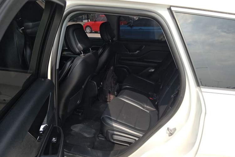 Used Lincoln Corsair 2020 2.0T Two-Wheel Drive Luxury Edition Left Rear Seat