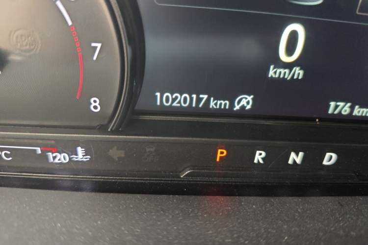 Used Lincoln Corsair 2020 2.0T Two-Wheel Drive Luxury Edition Odometer Close Up