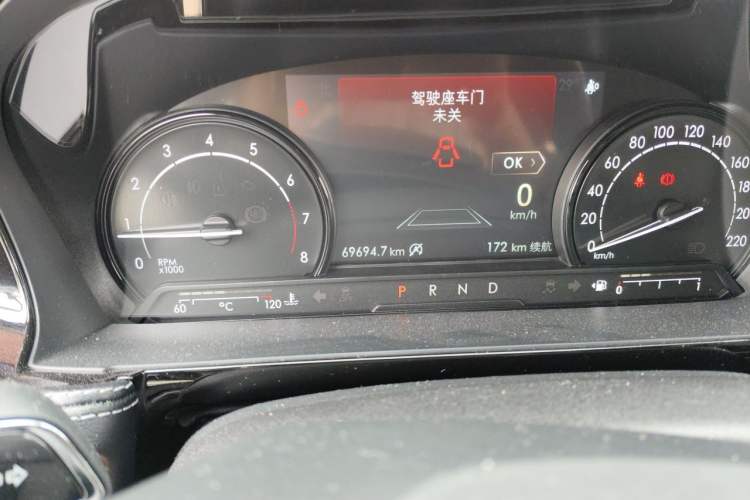 Used Lincoln Corsair 2020 2.0T Four-Wheel Drive Luxury Edition Odometer Close Up