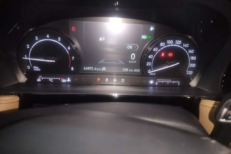Used Lincoln Corsair 2020 2.0T Two-Wheel Drive Luxury Edition Odometer Close Up