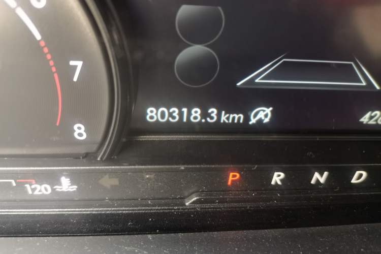 Used Lincoln Corsair 2020 2.0T Two-Wheel Drive Luxury Edition Odometer Close Up