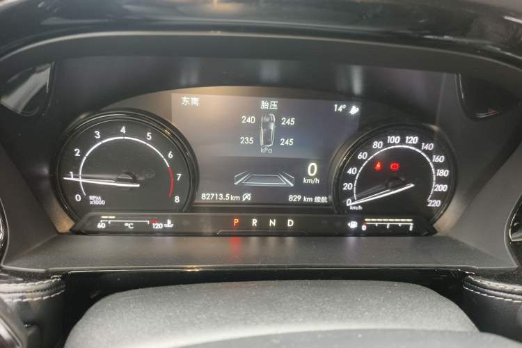 Used Lincoln Corsair 2020 2.0T Four-Wheel Drive Luxury Edition Odometer Close Up