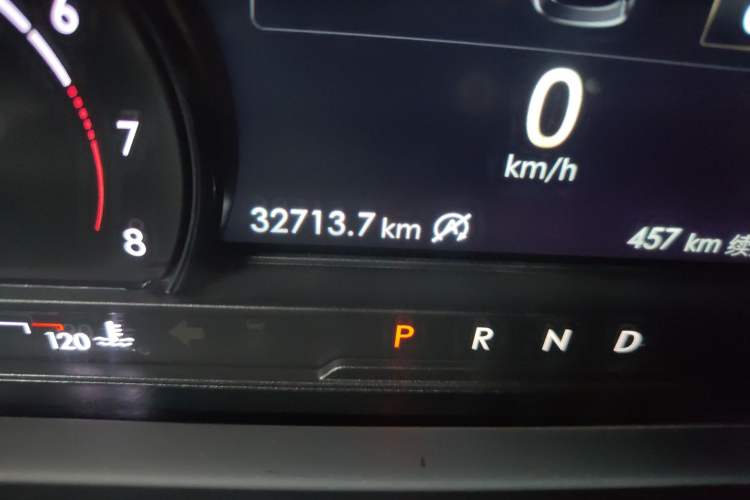 Used Lincoln Corsair 2020 2.0T Two-Wheel Drive Luxury Edition Odometer Close Up