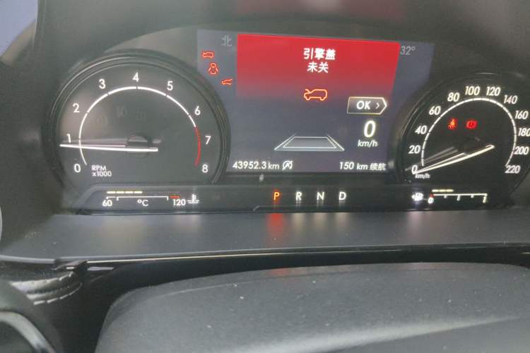 Used Lincoln Corsair 2020 2.0T Two-Wheel Drive Luxury Edition Odometer Close Up