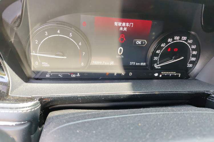 Used Lincoln Corsair 2020 2.0T Two-Wheel Drive Luxury Edition Odometer Close Up