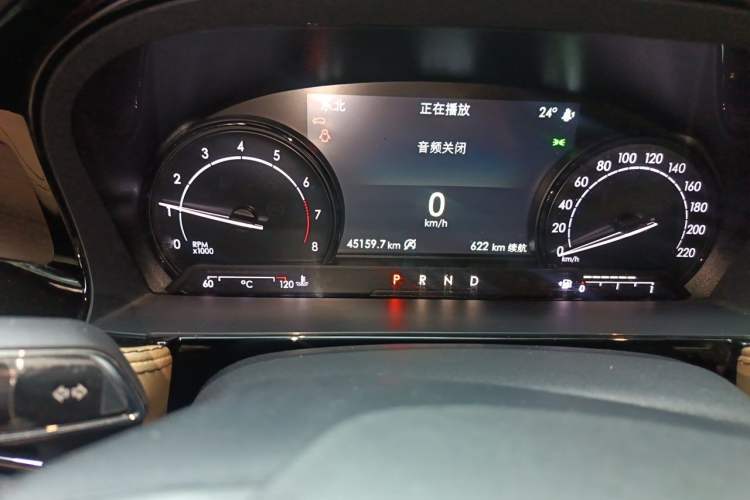 Used Lincoln Corsair 2020 2.0T Two-Wheel Drive Luxury Edition Odometer Close Up