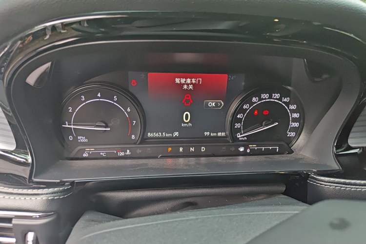 Used Lincoln Corsair 2020 2.0T Two-Wheel Drive Luxury Edition Odometer Close Up