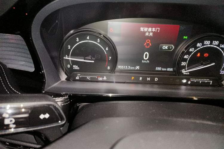 Used Lincoln Corsair 2020 2.0T Two-Wheel Drive Luxury Edition Odometer Close Up
