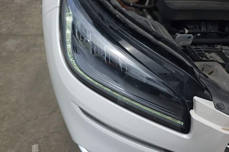 Used Lincoln Corsair 2020 2.0T Two-Wheel Drive Luxury Edition Right Front Headlight