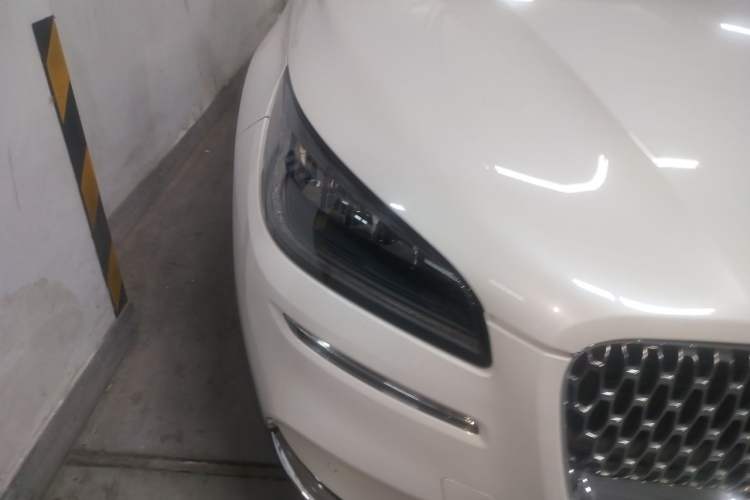 Used Lincoln Corsair 2020 2.0T Two-Wheel Drive Luxury Edition Right Front Headlight