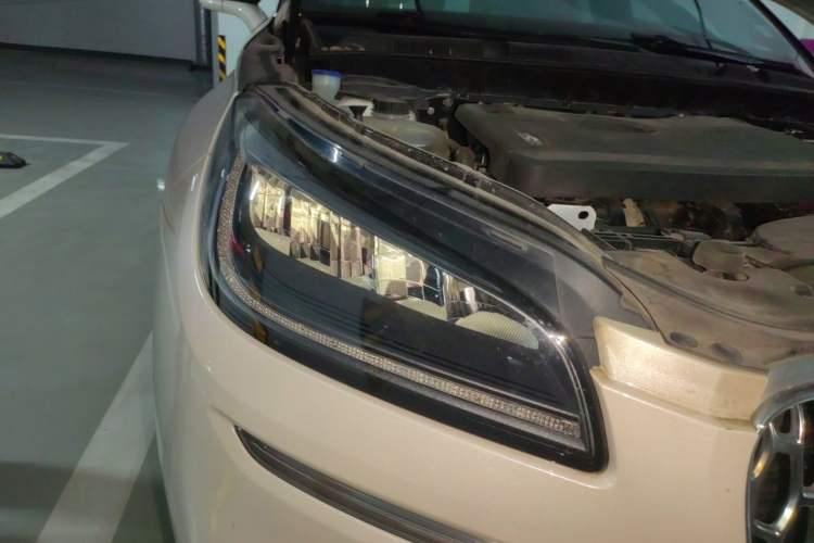 Used Lincoln Corsair 2020 2.0T Two-Wheel Drive Luxury Edition Right Front Headlight