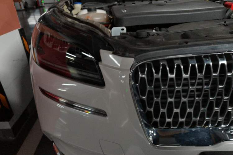 Used Lincoln Corsair 2020 2.0T Two-Wheel Drive Luxury Edition Right Front Headlight
