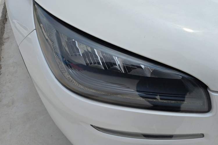 Used Lincoln Corsair 2020 2.0T Two-Wheel Drive Luxury Edition Right Front Headlight