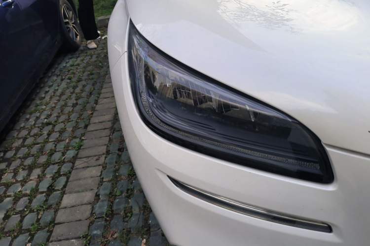 Used Lincoln Corsair 2020 2.0T Two-Wheel Drive Luxury Edition Right Front Headlight