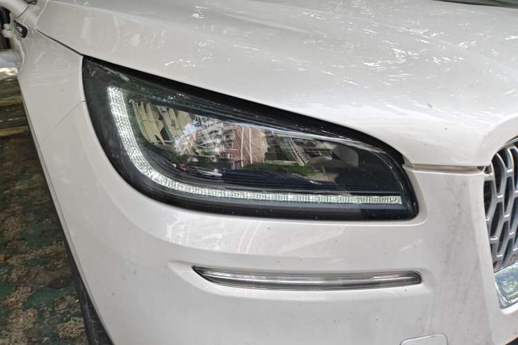 Used Lincoln Corsair 2020 2.0T Two-Wheel Drive Luxury Edition Right Front Headlight
