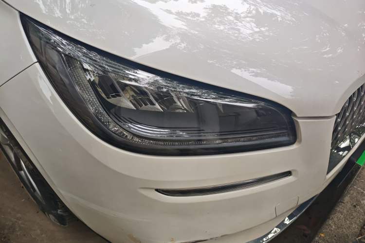 Used Lincoln Corsair 2020 2.0T Two-Wheel Drive Luxury Edition Right Front Headlight
