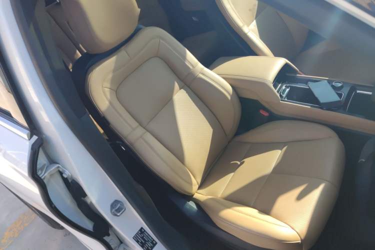 Used Lincoln Corsair 2020 2.0T Two-Wheel Drive Luxury Edition Right Front Seat