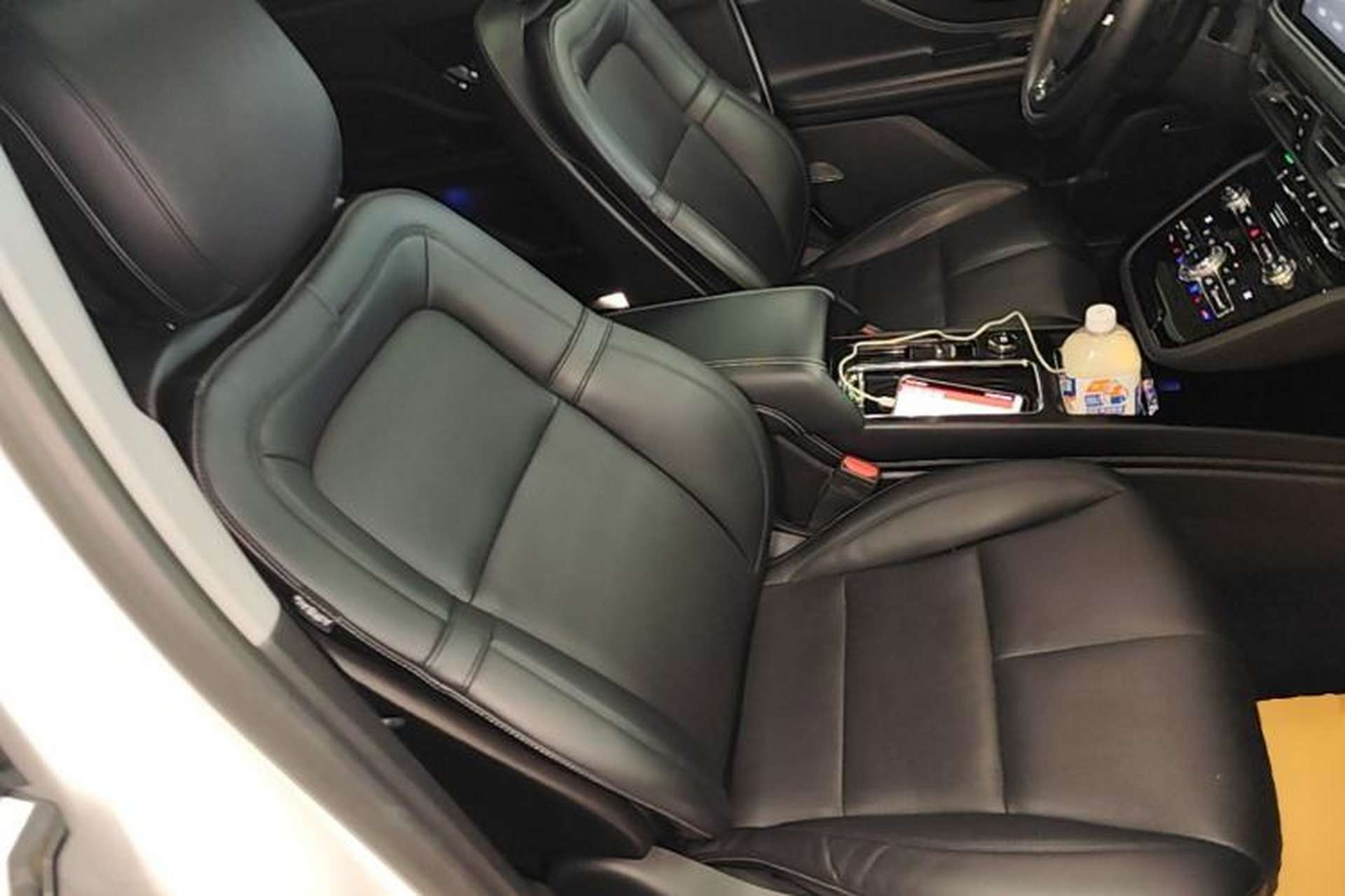 Used Lincoln Corsair 2020 2.0T Two-Wheel Drive Luxury Edition Right Front Seat