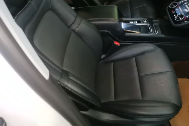 Used Lincoln Corsair 2020 2.0T Two-Wheel Drive Luxury Edition Right Front Seat
