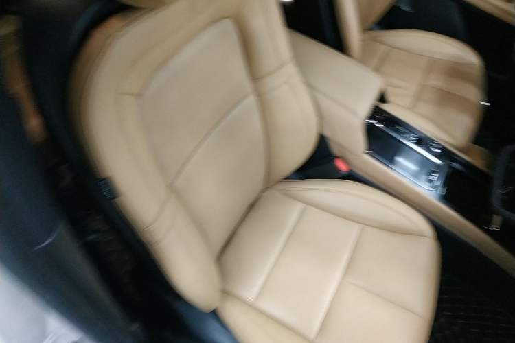 Used Lincoln Corsair 2020 2.0T Two-Wheel Drive Luxury Edition Right Front Seat