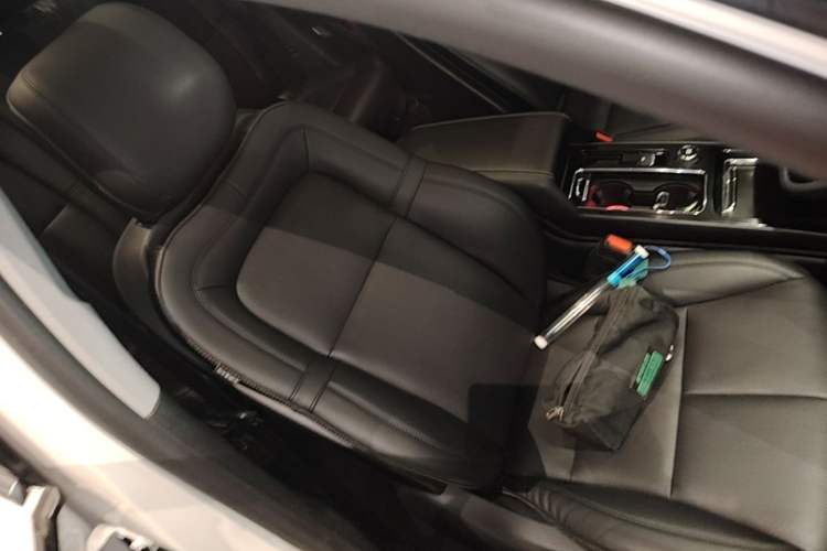Used Lincoln Corsair 2020 2.0T Two-Wheel Drive Luxury Edition Right Front Seat