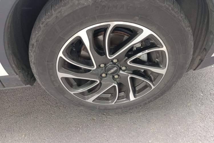 Used Lincoln Corsair 2020 2.0T Two-Wheel Drive Luxury Edition Right Front Wheel Hub