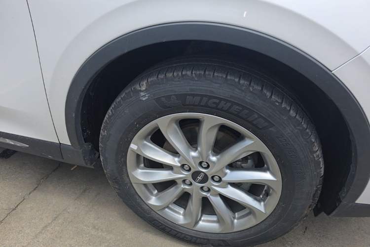 Used Lincoln Corsair 2020 2.0T Two-Wheel Drive Luxury Edition Right Front Wheel Hub