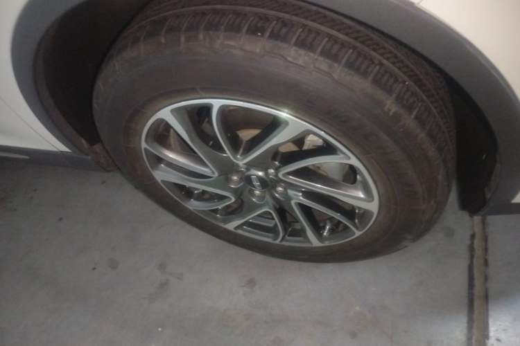 Used Lincoln Corsair 2020 2.0T Two-Wheel Drive Luxury Edition Right Front Wheel Hub