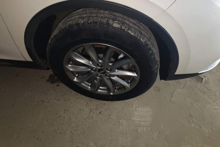 Used Lincoln Corsair 2020 2.0T Two-Wheel Drive Luxury Edition Right Front Wheel Hub