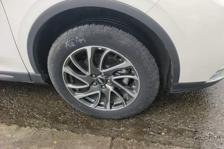 Used Lincoln Corsair 2020 2.0T Four-Wheel Drive Luxury Edition Right Front Wheel Hub