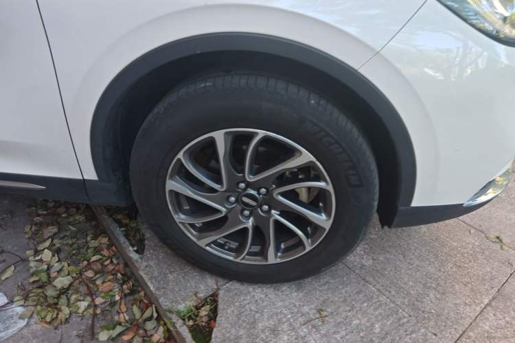 Used Lincoln Corsair 2020 2.0T Two-Wheel Drive Luxury Edition Right Front Wheel Hub