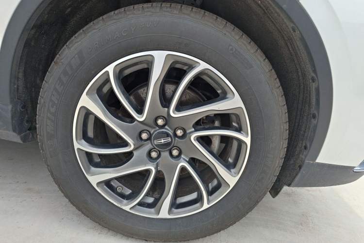 Used Lincoln Corsair 2020 2.0T Two-Wheel Drive Luxury Edition Right Front Wheel Hub