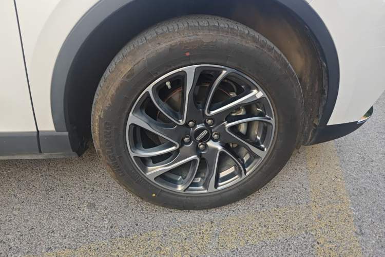 Used Lincoln Corsair 2020 2.0T Two-Wheel Drive Luxury Edition Right Front Wheel Hub