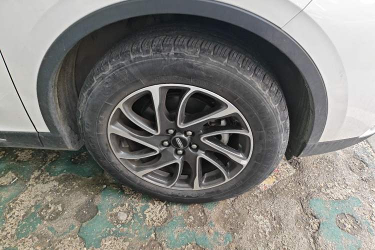 Used Lincoln Corsair 2020 2.0T Two-Wheel Drive Luxury Edition Right Front Wheel Hub