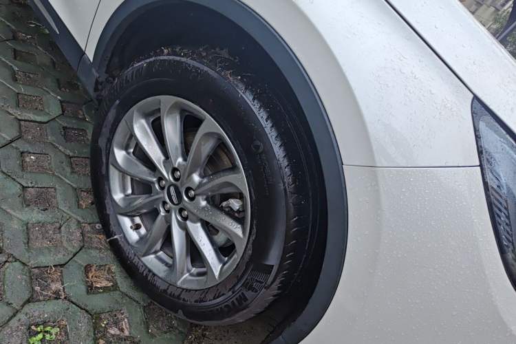 Used Lincoln Corsair 2020 2.0T Two-Wheel Drive Luxury Edition Right Front Wheel Hub